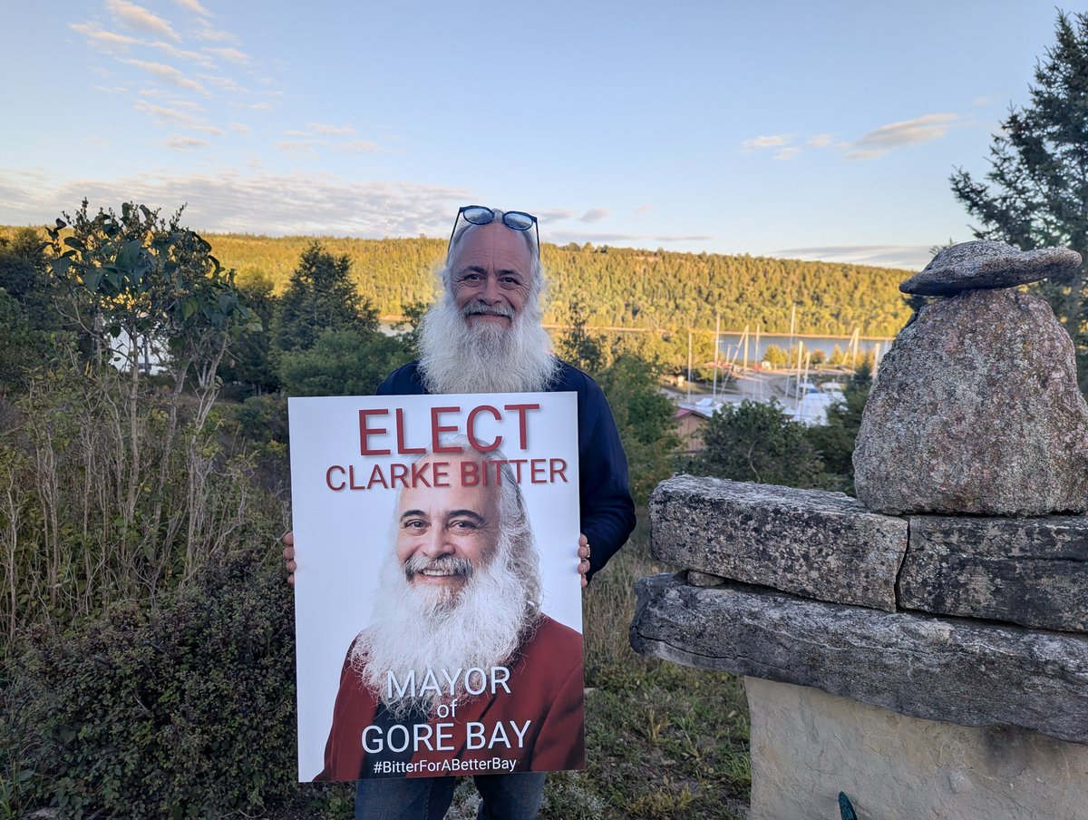 ClarkeBitter's tweet photo. Campaign signs are in! #BitterForABetterBay https://t.co/FsDEBrwPYt