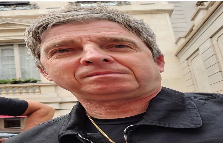 fiangogh's tweet photo. tava lembrando aqui uma vez que eu perguntei se vocês fossem bilionários e pudessem pagar pro oasis tocar 10 musicas pra você quais seriam e alguém disse que ia querer ouvir talk tonight 10x kkkkkkkkkkkk https://t.co/hfiNhOfYrj