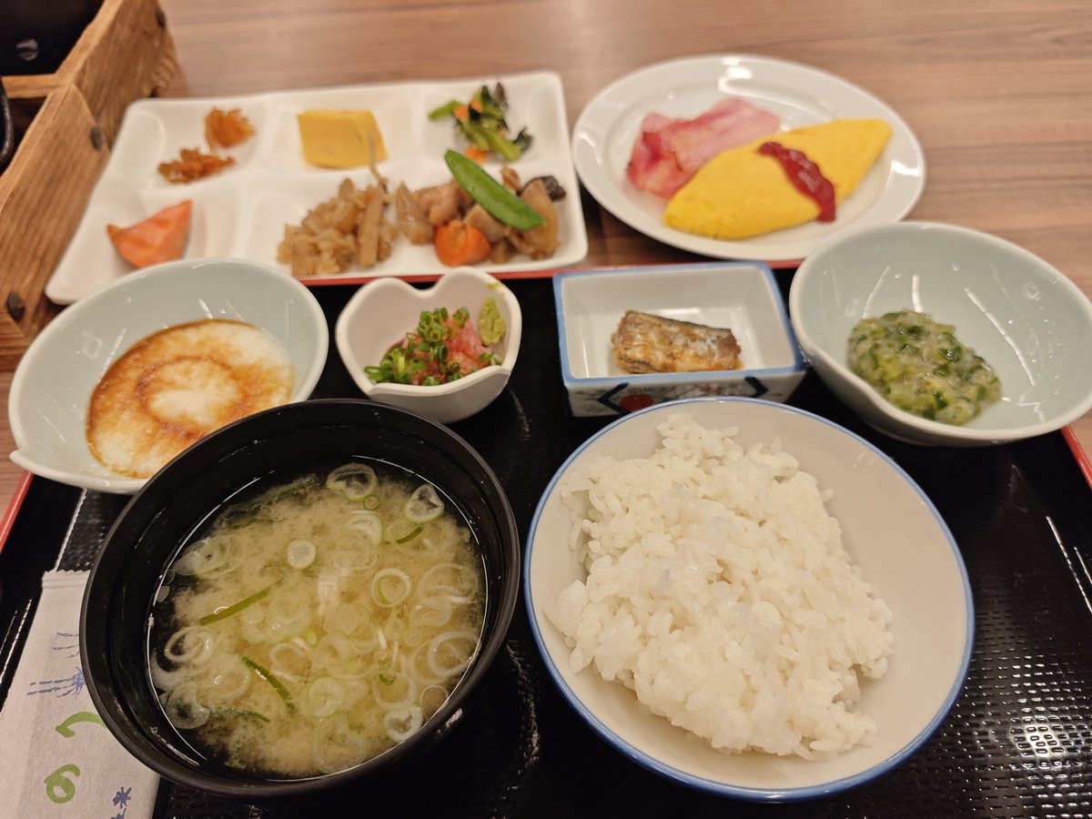 full_tri9's tweet photo. 朝メッシ　ホテルの朝食バイキング長居しがち https://t.co/RpZUj270fV