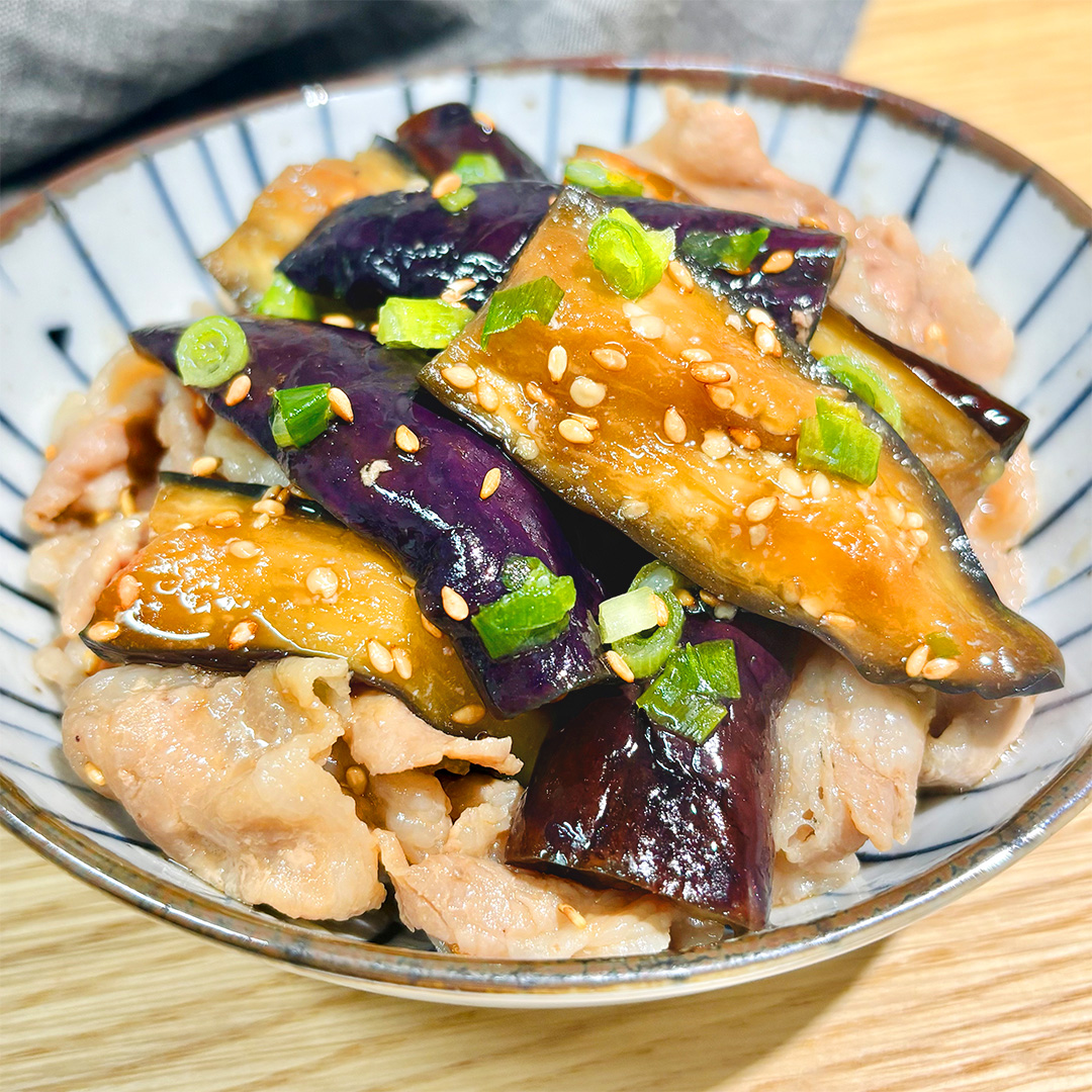 TastyJapan's tweet photo. 【なす、全部この味付けにして】じゅわとろすぎてご飯が止まらん。チンして和えるだけ。じゅわとろなす豚

なす、じゅわとろすぎ！ 味しみしみのなすに豚バラのうまみが絡んで、ご飯が止まらないおいしさ。ひと口食べたら箸が止まりません。レンチンだけで作れるのもうれしいポイントです。

詳しくはリプ欄を見てね👇