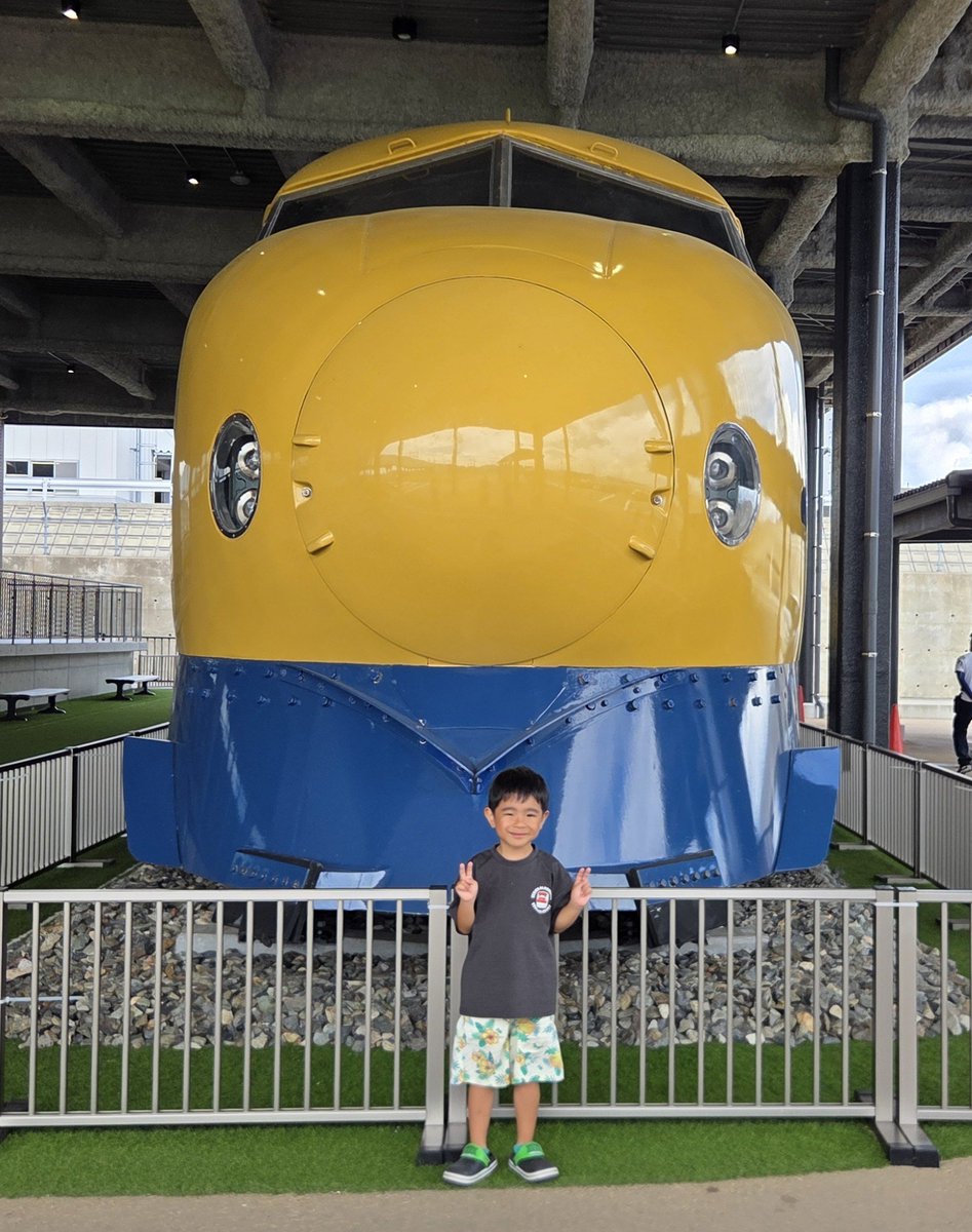 awatoro_saito's tweet photo. 9/18(金)本日昼のみ営業します！
お間違えないようご注意ください！

限定は泡極、豆乳担々麺です🍜

今日は朝から久々の晴れ☀️
すでに洗濯機3回目です👕
お出かけ気分の方は是非、ラーメンいかがですか？今日も元気にお待ちしております🤗

#ラーメン
#泡
#小山ランチ https://t.co/eO3e6VCtDU