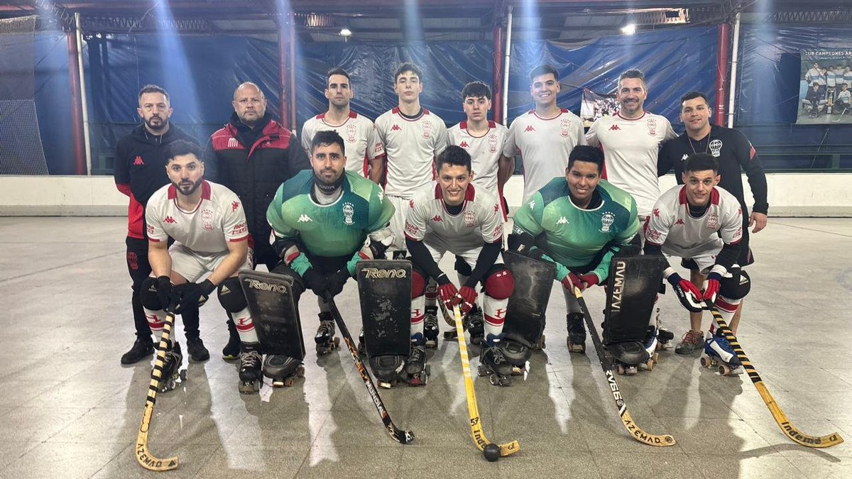 huracandeportes's tweet photo. #Huracán 🎈 #HockeySobrePatines
🏑 La Primera del Masculino del Globo goleó 9-2 a #GEBAB por la #Fecha22 del Torneo Metropolitano, en Palermo https://t.co/CL0mLxInTC