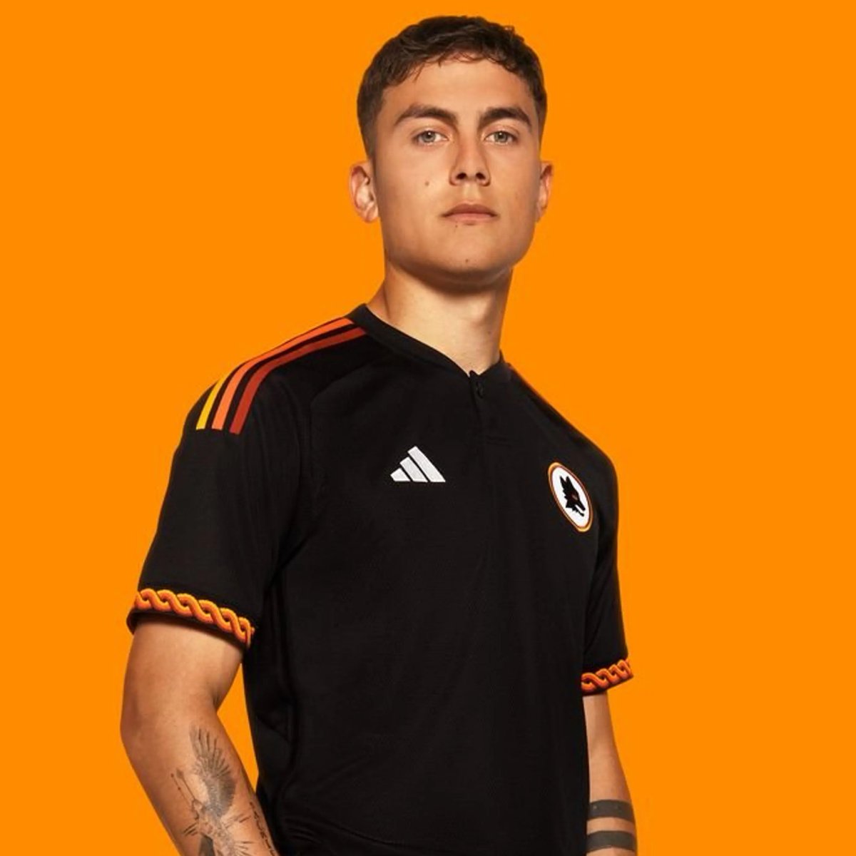 garimpo_jerseys's tweet photo. 👕🇮🇹 Camisa III da Associazione Sportiva Roma
🗓️ Temporada 2023/24

🛒 Confira no Mercado Livre: https://t.co/fnWuNsZDeE

#GarimpoDeJerseys #CamisasDeFutebol #Roma https://t.co/mhMGRPY5sK