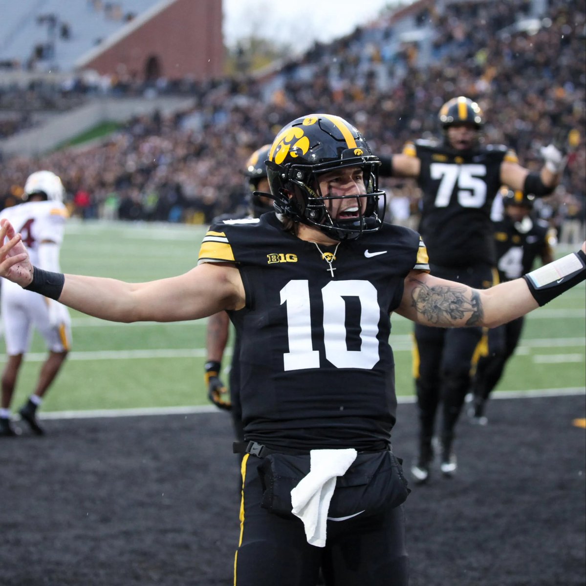 hawkhawk27's tweet photo. Hawk fans are underestimating the odds of a HECKLINSKI resurgence 

Kirk emphatically shut down the rumors of Heck having a bad week of practice last week: 

"First of all, you didn't here that from me...cause I'm not co-signing that one...I didn't think that at all, quite frankly"

"I've got an open mind right now"

Combine this with the surprising OR still on the depth chart after Hank Browns ISU performance makes it seem like Heck must be showing some really good stuff in practice.

Don't forget about the Gunslinger