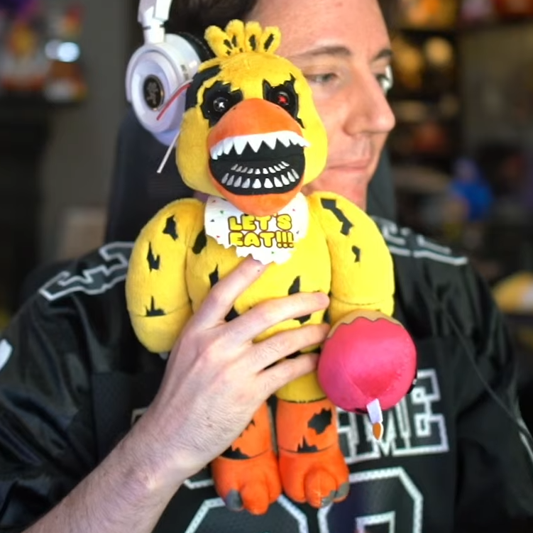 JonnyBlox's tweet photo. First look at Hex's upcoming Nightmare Chica plush from Five Nights at Freddy's 4!

(Via: DawkoLIVE)
#fnaf #fivenightsatfreddys https://t.co/O2FerUE0Os