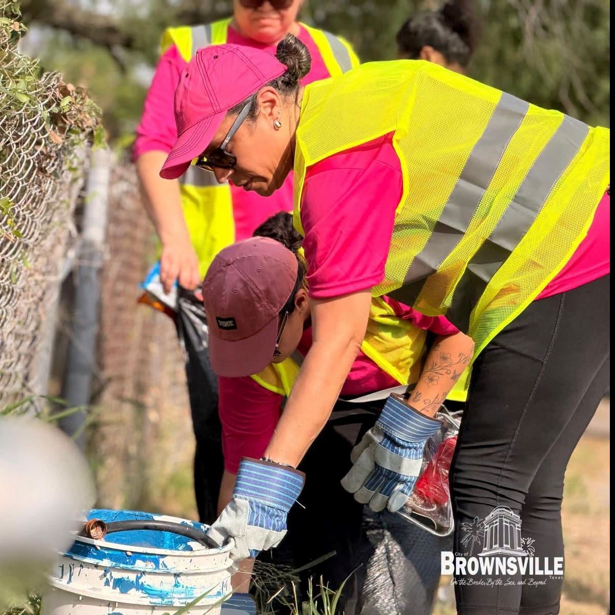 BTxRGV's tweet photo. REMINDER: The District 3 B.R.I.G.H.T. Cleanup event is tomorrow!
Be sure to get those bulky items, yard debris, and old tires ready. The neighborhood cleanup takes place from 8:00 a.m. to 12:00 p.m.
Read more: https://t.co/Ou7E6duGYU
#BrownsvilleTX #BRIGHTBrownsville #OneCity https://t.co/fS1WHHBcra