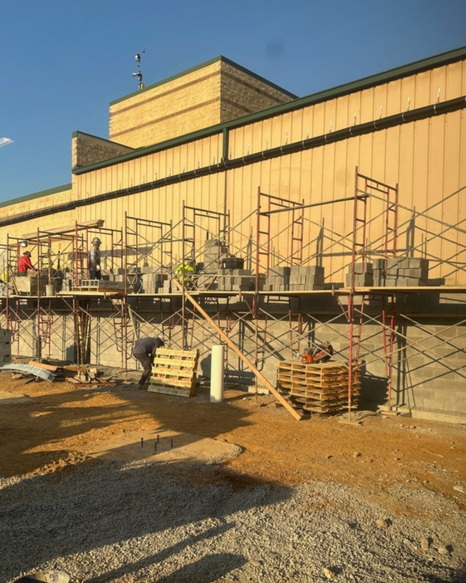 FCScommanders's tweet photo. Next time you're at school, stop by the main corridor lobby and see the artist's renderings and plans for the new building! You can even peek through the door to the right of these and see the progress! https://t.co/q9Mao9Zqri