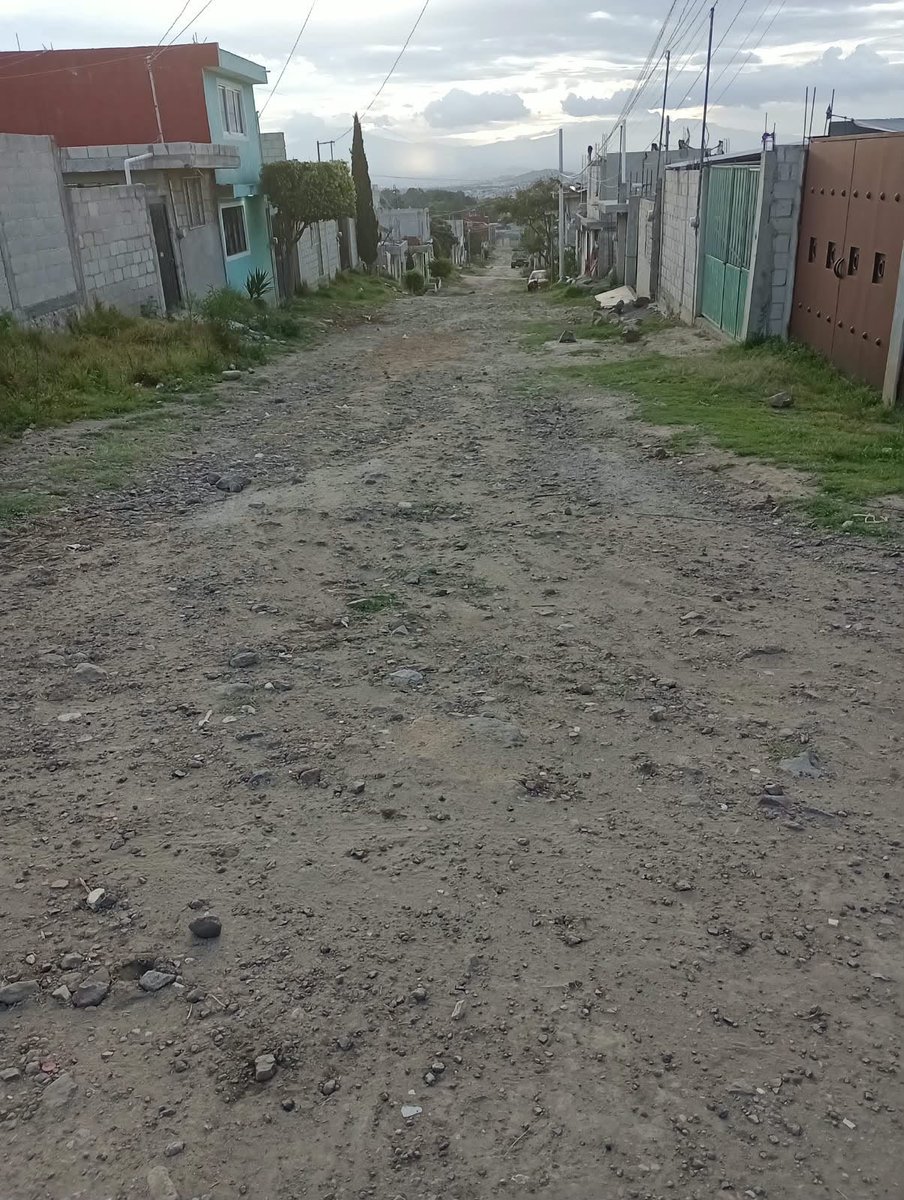 SorayaCordovaM's tweet photo. El abandono del gobierno a las obras publicas refleja el interés que tienen con la comunidad, existen necesidades de obra pública que siguen esperando atención y respuesta.
#FaltanObrasParaElPueblo https://t.co/QJHOJQMwaH