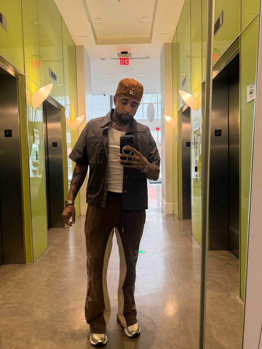 ToPDeVILS305's tweet photo. lobby fit. later it gets filthy.
Top Devils don’t do free previews for long.
uncut ↓ link in bio
#TopDevils #NSFW #OnlyFans #Tattooed #Miami #BookTok #AdultContent https://t.co/Kqrro1UPYN