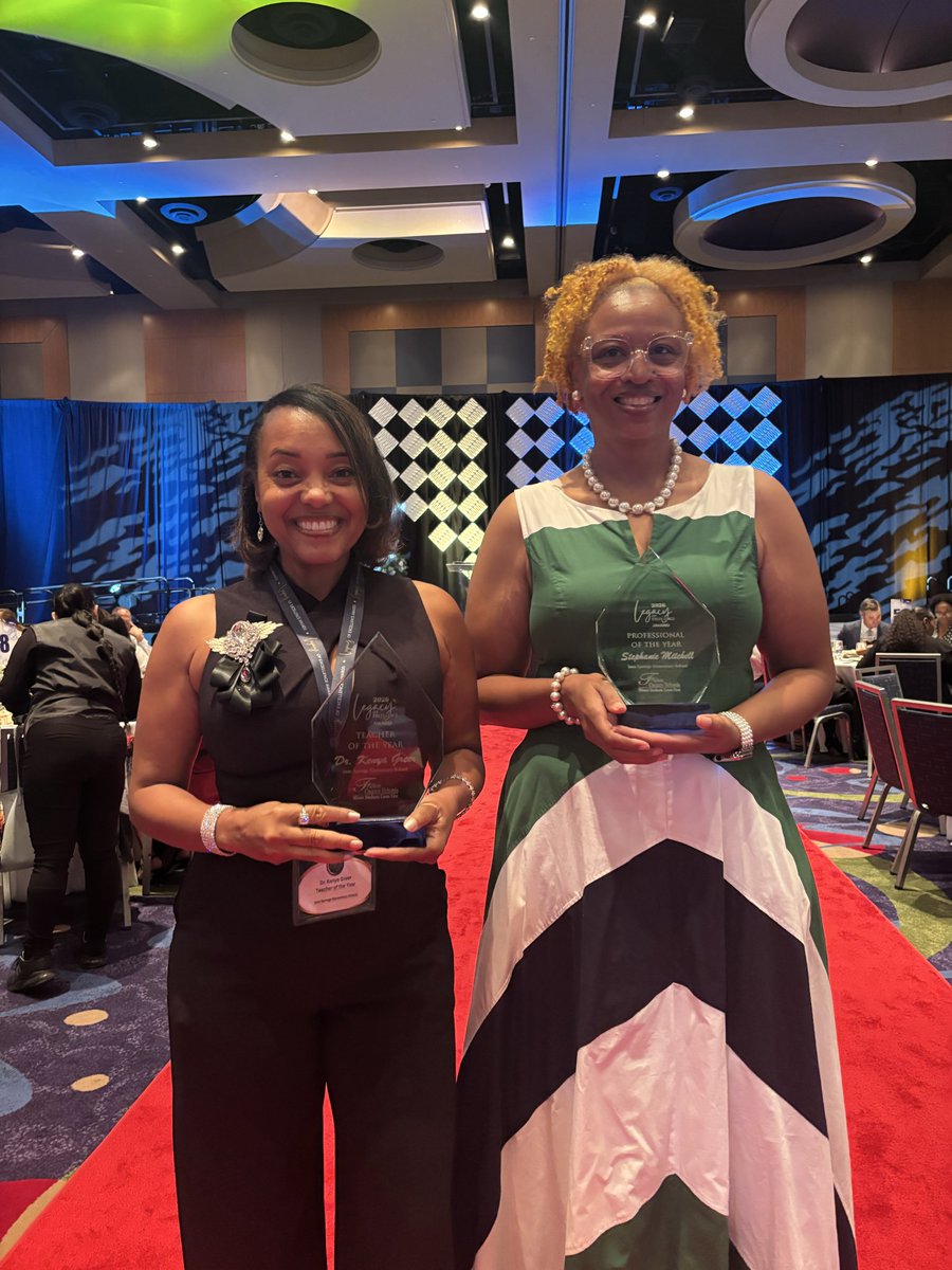 KENYAGREER14's tweet photo. The LOOKS 👀 &amp; FEELING 👏🏽WE had the day after enjoying the @FultonCoSchools TOTY/POTY Legacy Awards Program left us feeling INSPIRED &amp; EMPOWERED @IsonSpringsES to continue to make a difference🥰Amazing program💥 @FCSSuptLooney #LegacyOfExcellenceAwards https://t.co/QmhT9sUqDf