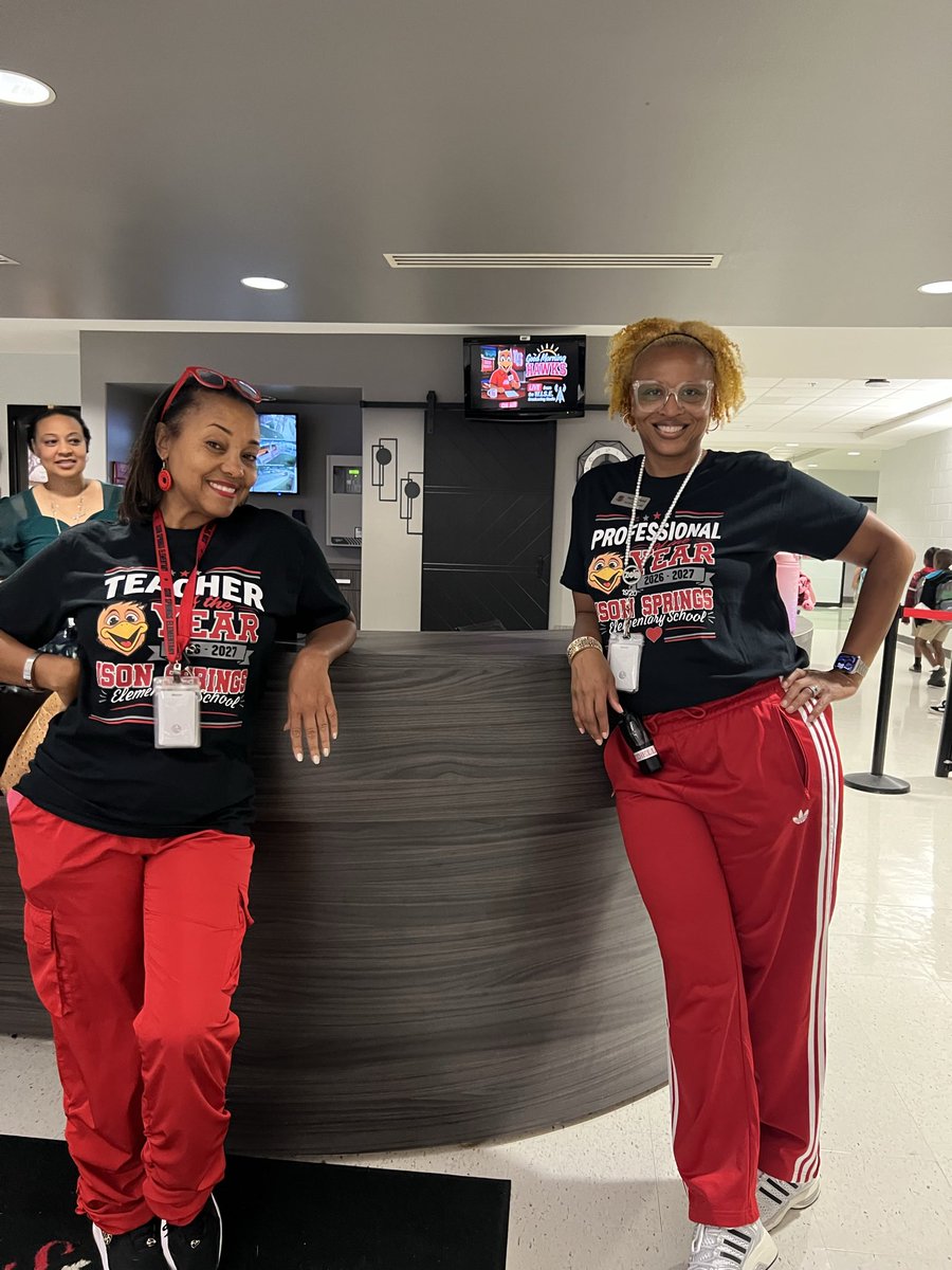 KENYAGREER14's tweet photo. The LOOKS 👀 &amp; FEELING 👏🏽WE had the day after enjoying the @FultonCoSchools TOTY/POTY Legacy Awards Program left us feeling INSPIRED &amp; EMPOWERED @IsonSpringsES to continue to make a difference🥰Amazing program💥 @FCSSuptLooney #LegacyOfExcellenceAwards https://t.co/QmhT9sUqDf