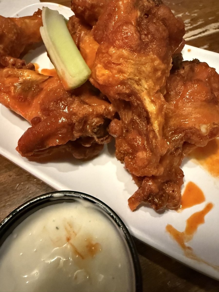 anthonymadamo's tweet photo. SHERWOOD’S 🐷🐔🐮#Larchmont https://t.co/ZIdvQQ3lL5