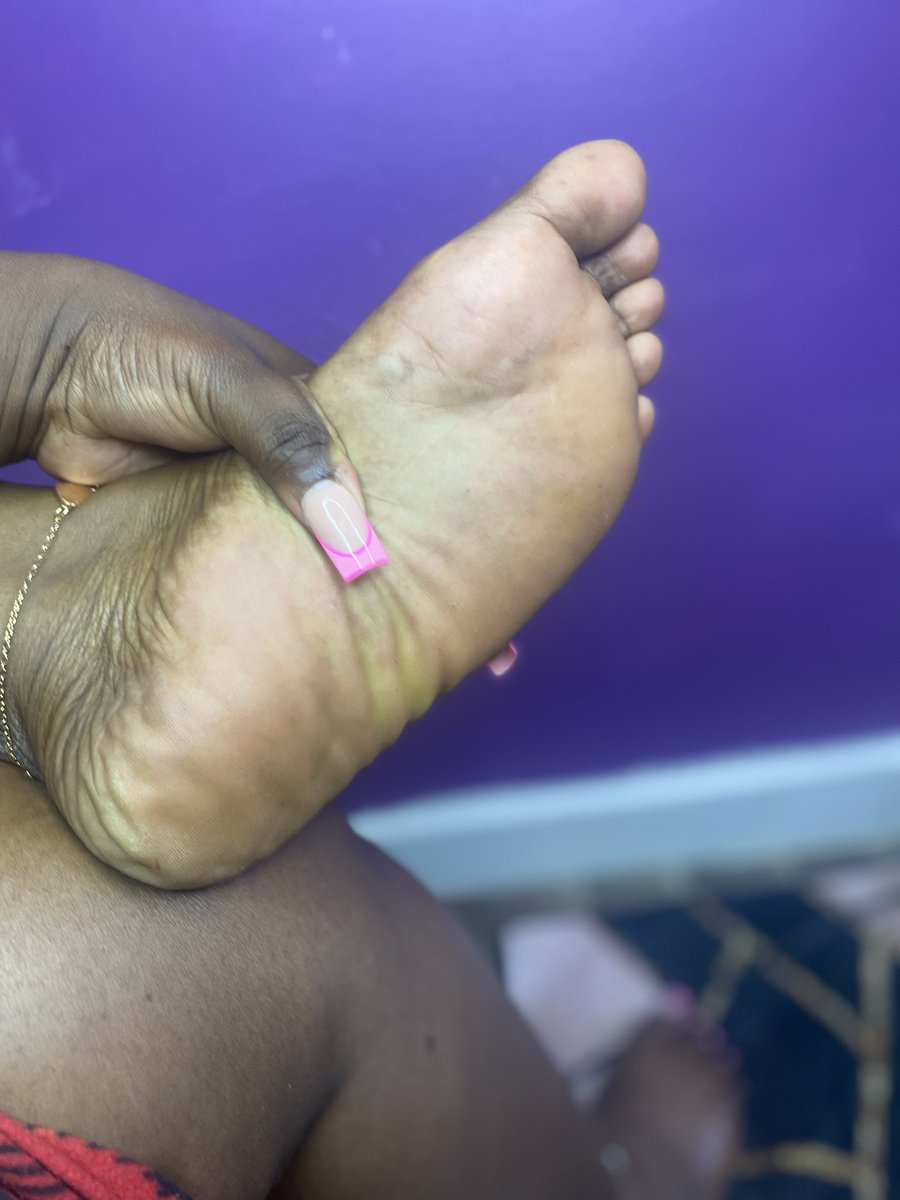 SoleFantasyXO's tweet photo. @Soleloverdeluxe Wanna write your name on my soles ? ✨✨💕💕💕 https://t.co/rs4sYfXxMg