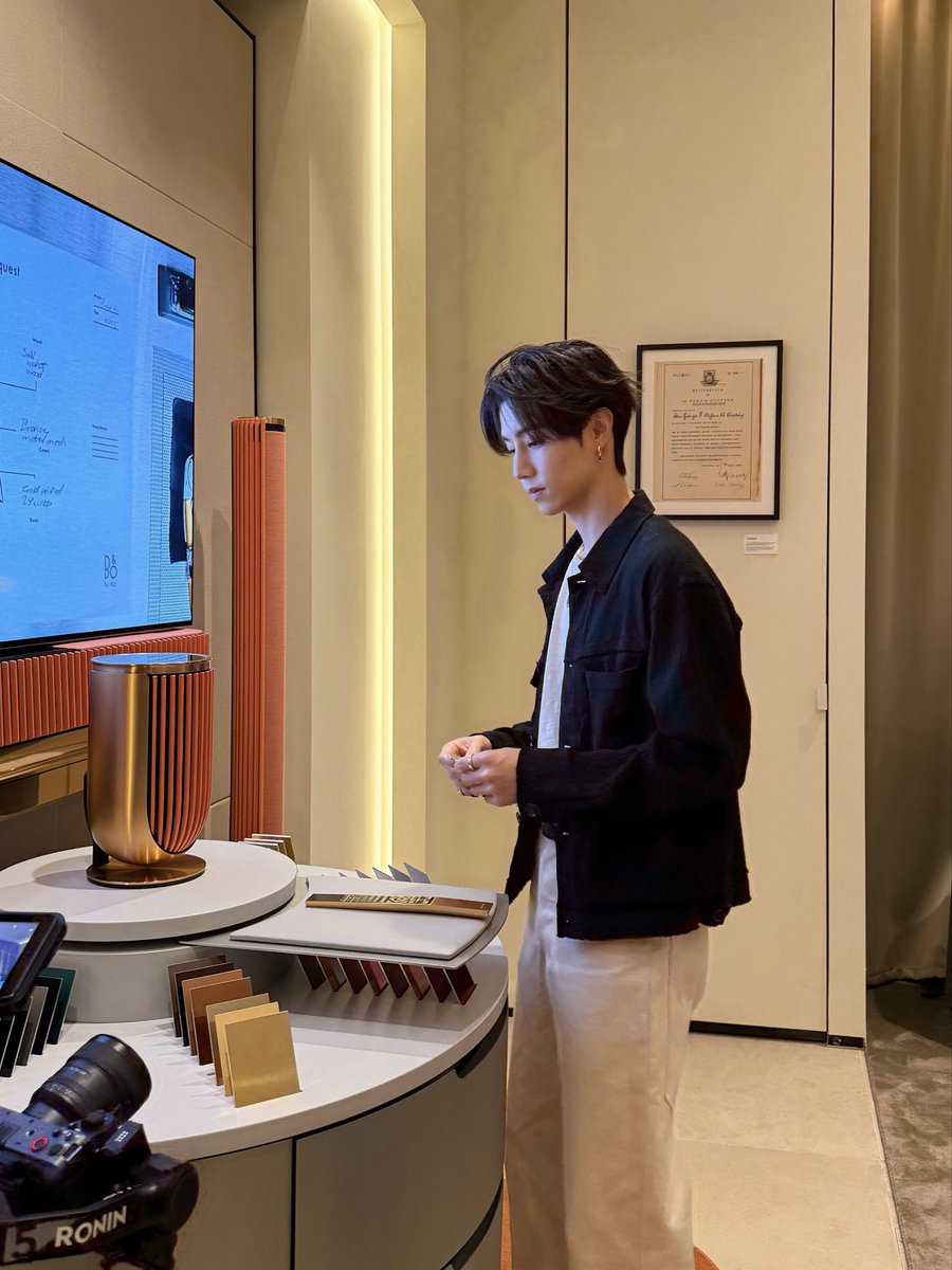 DNAmngmnt's tweet photo. @bangolufsen Martin Place Flagship grand opening in Sydney 💙

#BangOlufsen
#BangOlufsenAustralia
#MarkTuan https://t.co/IyzPU3Ue7U