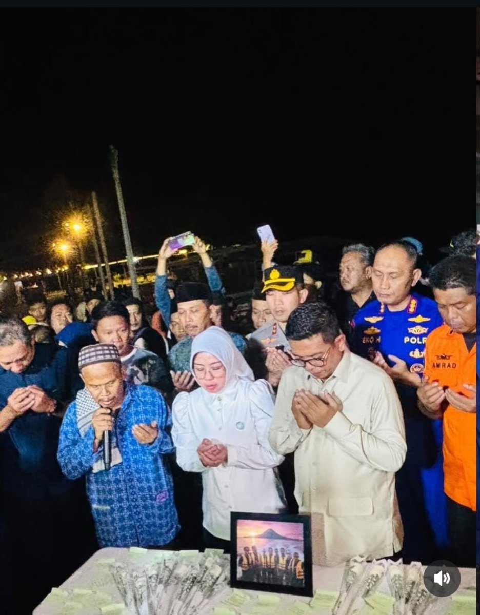 ArgentianaA's tweet photo. Innalillahi wainna ilaihi rojiun 🙏🥀
Operasi pencarian terhadap kapal Arupadhatu I yang membawa 5 jurnalis, 2 ABK, dan 1 pemandu di perairan Selat Sunda resmi dihentikan setelah memasuki hari ke-10, (17/9/2026).

Tim SAR gabungan memutuskan penghentian ini karena tidak ditemukannya tanda-tanda keberadaan para korban maupun bangkai kapal yang hilang saat perjalanan meliput aktivitas Gunung Anak Krakatau tersebut.