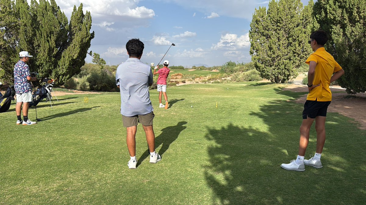 TrooperBoysGolf's tweet photo. Boys getting dialed in on the back 9. Go #Troop. https://t.co/luc5skrDzW