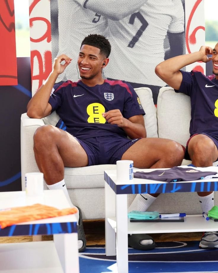 infojudebr's tweet photo. ele com essas pernas abertas, me sobe um fogooo🔥 https://t.co/Rs00uZiDmF