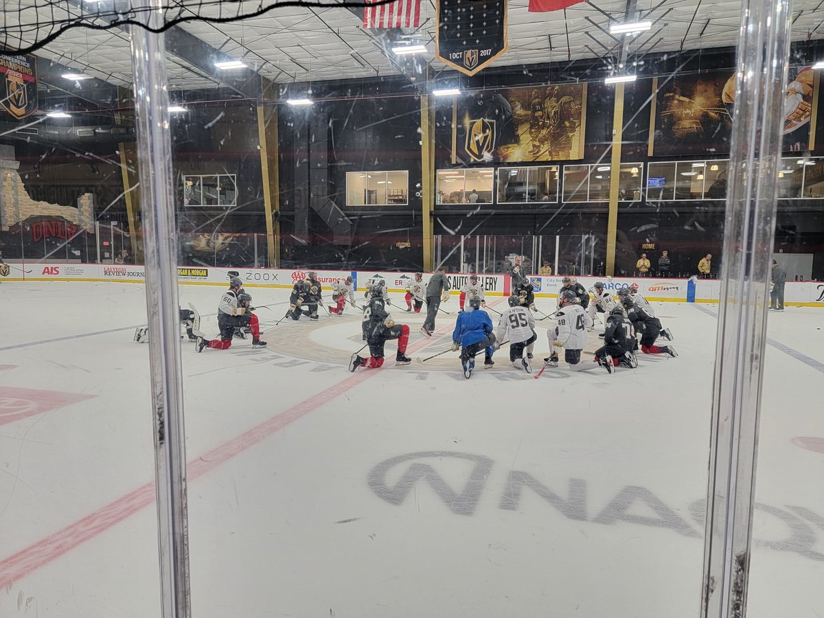 OvertonNewsie's tweet photo. Day one of #VegasGoldenKnights training camp is done! https://t.co/nexUWfJJJV