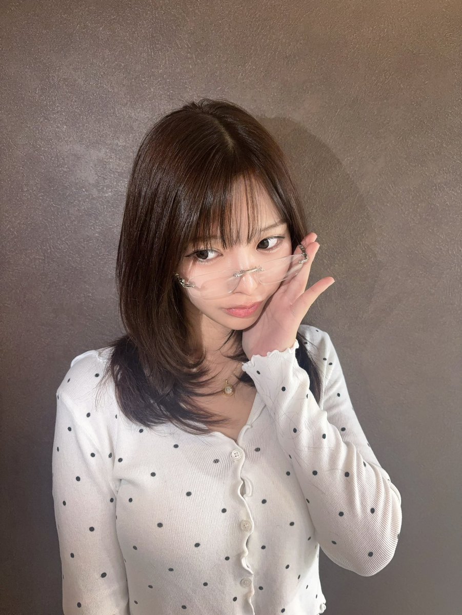 yua_fucuda's tweet photo. おはゆあ☀️.°
髪切ったよ✂️かあいい？

今日はオンラインサイン会たのしもね💕︎ https://t.co/gLzrlg4lRi
