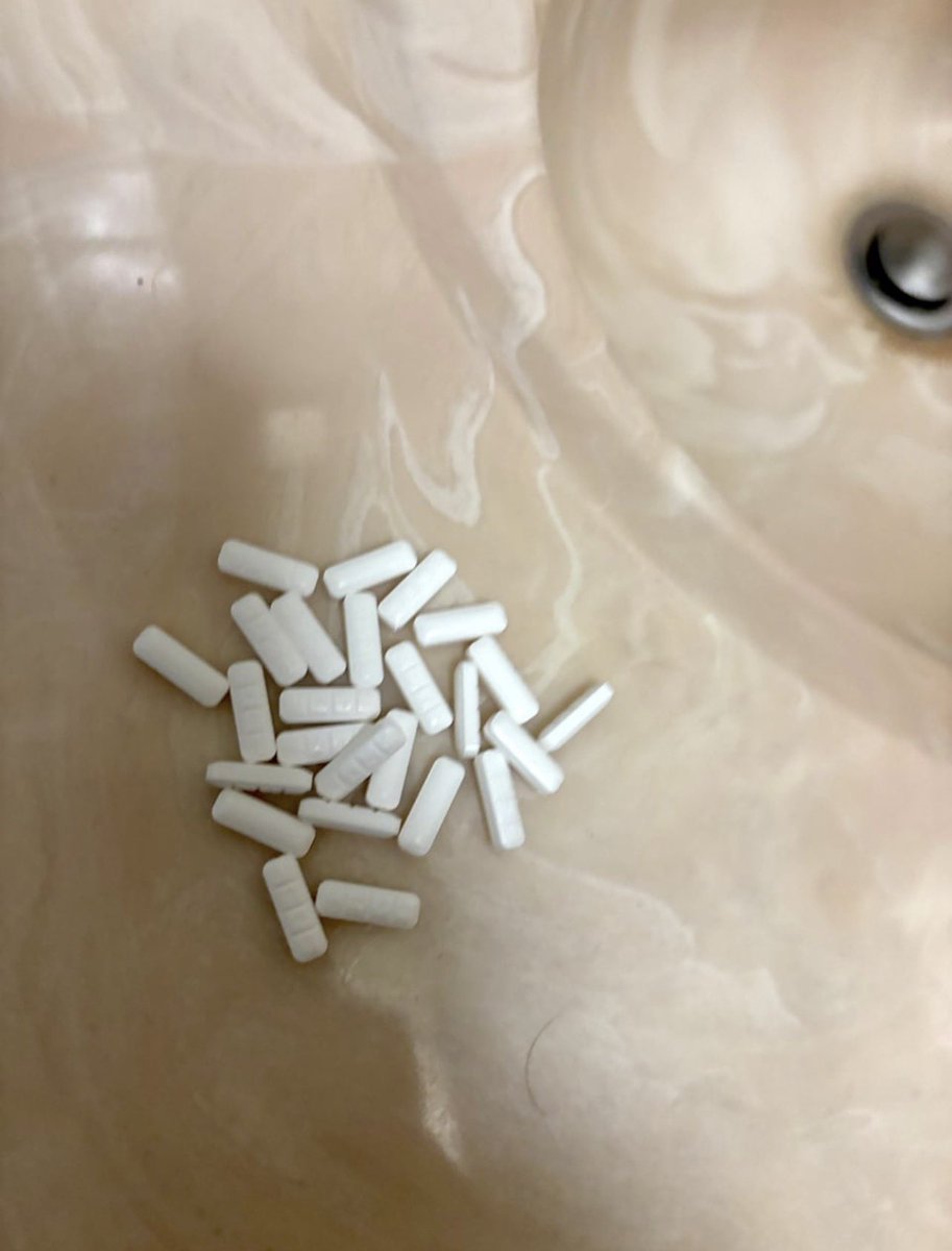 souljab0y67's tweet photo. Farmas ❤️
Need a pop?
#scripts #pills #xanax https://t.co/V4U24wjyoh