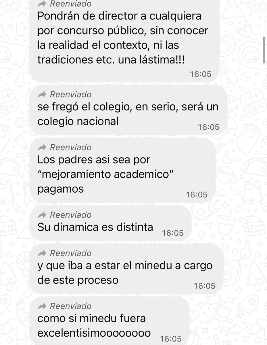 PitucadeBarrio's tweet photo. Si los hijos son viōladores es por los padres. Para imágen solo un par de chats en la cuál los PADRES DE FAMILIA hablan de la sunedu, de "Mejoramiento académico", concurso público, tradiciones, de excelentísimo pero en ningún momento hacen mea culpa. 

Ojalá y sus hijos se pudran en la cárcel. Viejos de MlERDA 

Y SÍ, hay racismo en Liceo Naval