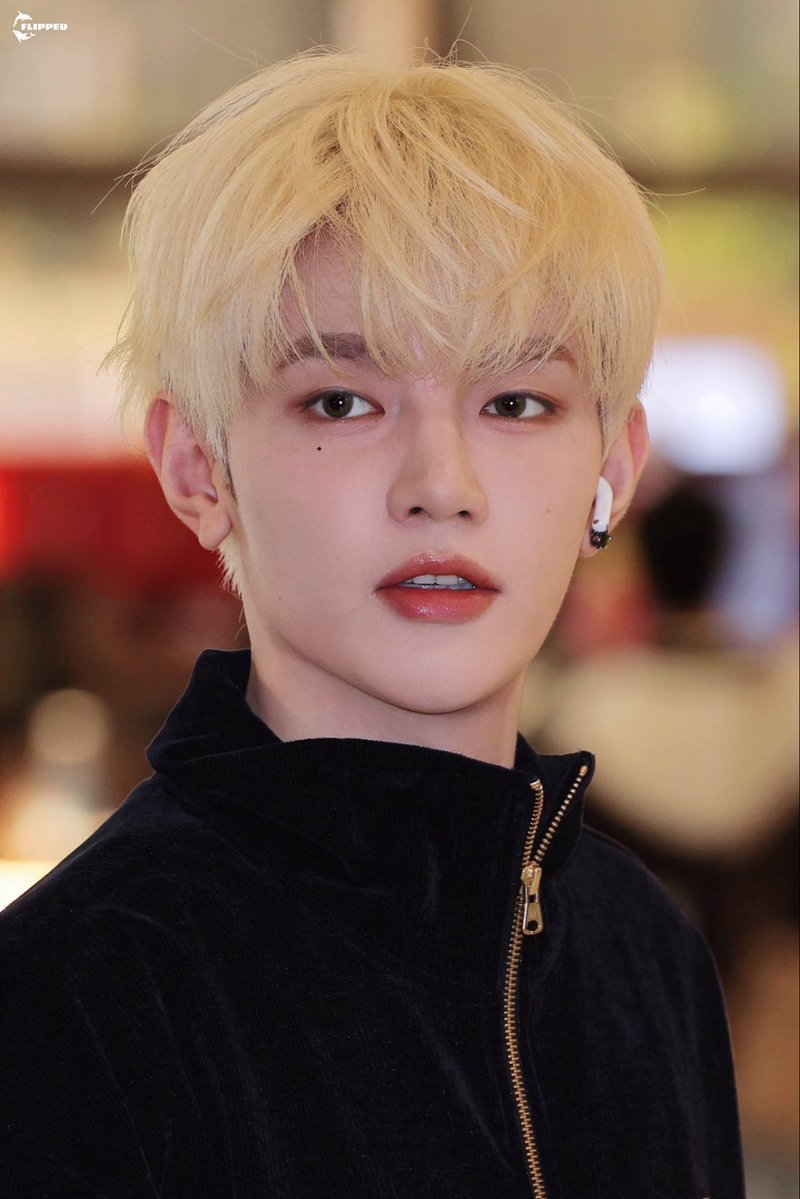 sunghaobin's tweet photo. HE IS SO PRETTY WTF https://t.co/Gz78dnn1yE