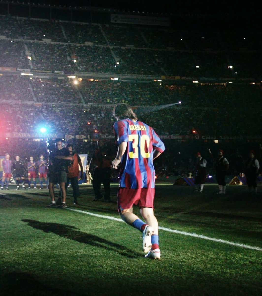 immculerr's tweet photo. First time in camp nou           and Last time https://t.co/dqfZ59NIm3