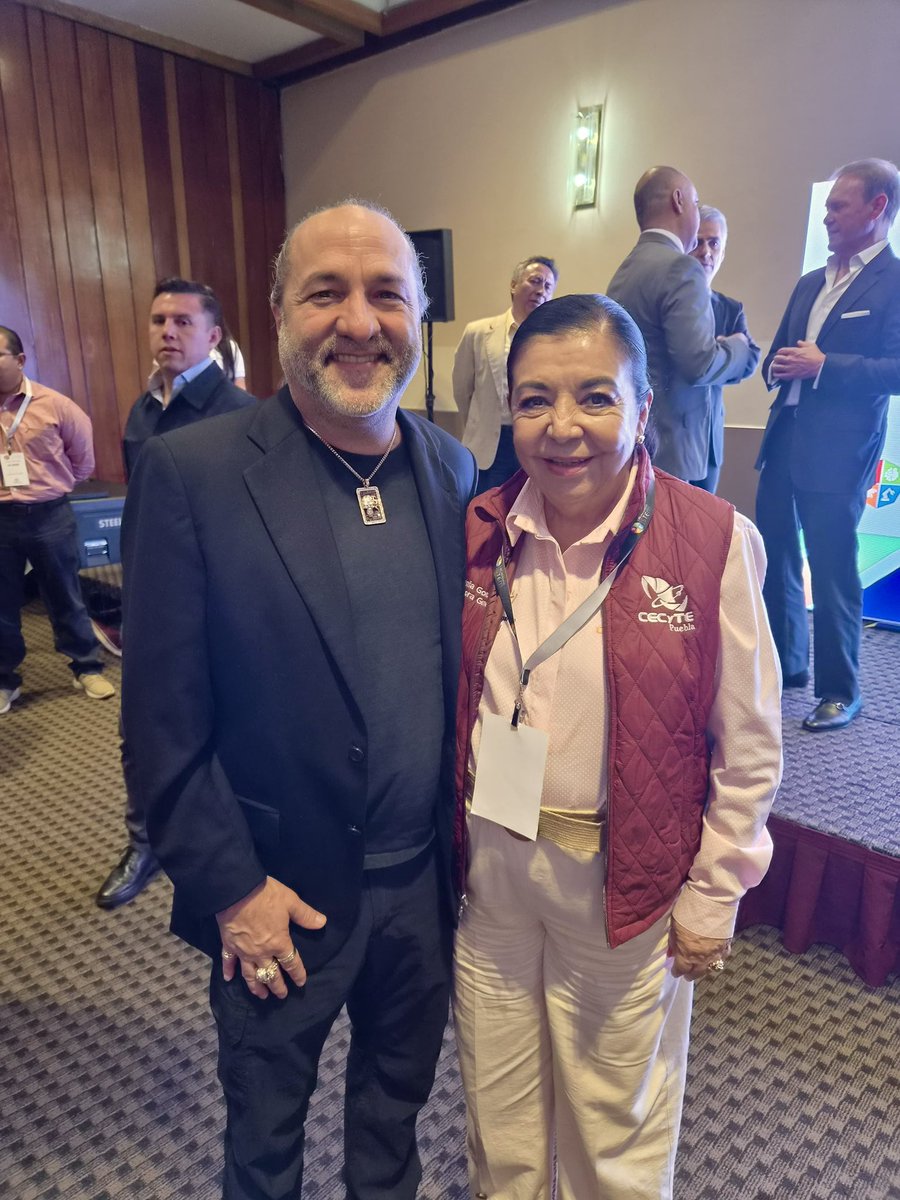 CECyTEPUE's tweet photo. 🤖✨ La directora general Virginia Gonzalez Melgarejo participó en el Event Partner: México, espacio de encuentro con representantes de la comunidad internacional de STEM y de robótica, donde se presentó a Puebla como sede del Campeonato Nacional de Robótica y Habilidades STEM. https://t.co/rbB0xhM2kz