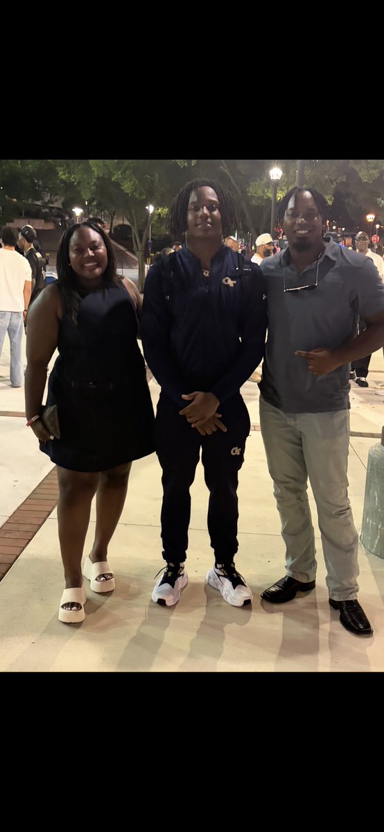 DequanBall's tweet photo. Have been really busy in Atlanta and Auburn enjoying some college football and visiting with our CFB clients at Georgia Tech and Auburn! I’ll be back in Auburn again this Saturday for an exciting match up against Florida! https://t.co/012cSTMnSi