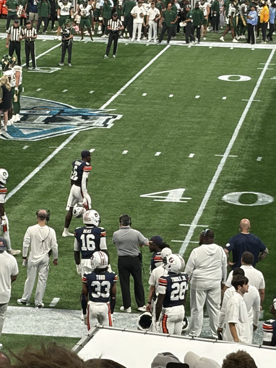 DequanBall's tweet photo. Have been really busy in Atlanta and Auburn enjoying some college football and visiting with our CFB clients at Georgia Tech and Auburn! I’ll be back in Auburn again this Saturday for an exciting match up against Florida! https://t.co/012cSTMnSi