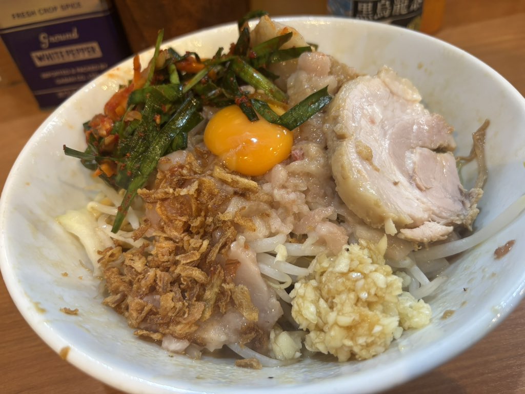 sukeice2525's tweet photo. ラーメンの写真といえば最近山岡家しか投稿してなかった気がするのでここ最近行って美味しかったラーメンいくつか

Homemade Ramen 麦苗/大森
らーめん飛粋/蒲田
ラーメン ヨシトミ/稲毛
ラーメン BooBoo太郎。/県庁前 https://t.co/sjJMd5JO9J