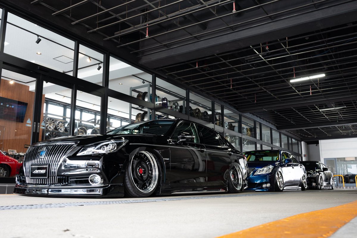 AmeWheels's tweet photo. おはようございます😃先週管理人がイベント留守中に@MASAMAJE4600 さん、@MAJE_HIRO168 さんと@sk93saGVTfWocBm がPRO SHOP/ショールームにお越しになり、@Nyankichi_GR86 さんに撮影いただきましたのでペタリします🤗シャレンLXが揃うと圧巻ですね!お越し頂きありがとうございました🤩
#amewheels https://t.co/x76E7AfWqK