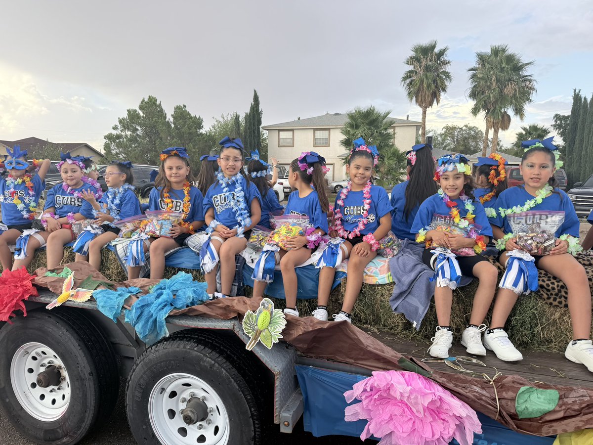 EAldaco_WDS's tweet photo. WDS is ready for the Homecoming festivities!!!@SurrattCubs https://t.co/TPN93s0dQl