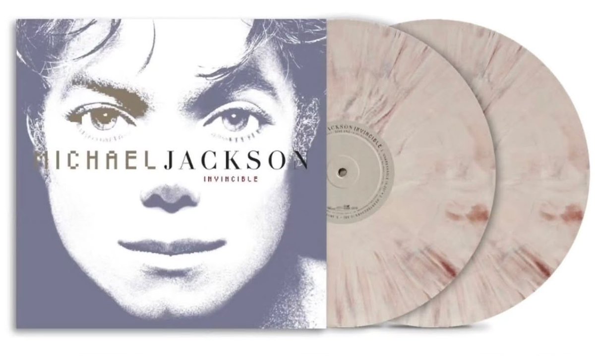 mjBeats's tweet photo. 🚨 EM PRIMEIRA MÃO: revelada a imagem oficial do relançamento de “Invincible” em vinil! 💿✨ O disco chega às lojas em 16 de outubro. 👑

#MichaelJackson #Invincible #Invincible25 #Vinyl #KingOfPop #MJBeats #MichaelJacksonBrasil https://t.co/ble9Tz2mFW