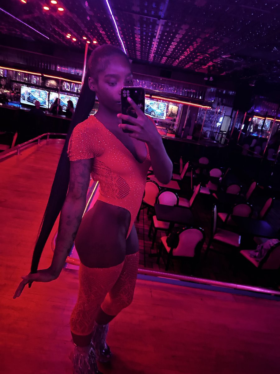 ItsLuLuBaddie's tweet photo. Chocolate 🍫 🤤 https://t.co/IB9KwCAAoS