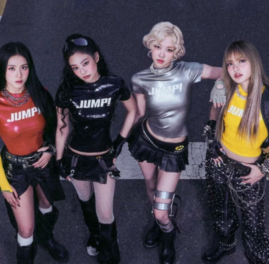 AboutMusicYT's tweet photo. All BLACKPINK members have now released solo music this year. https://t.co/zAq3jifGPK