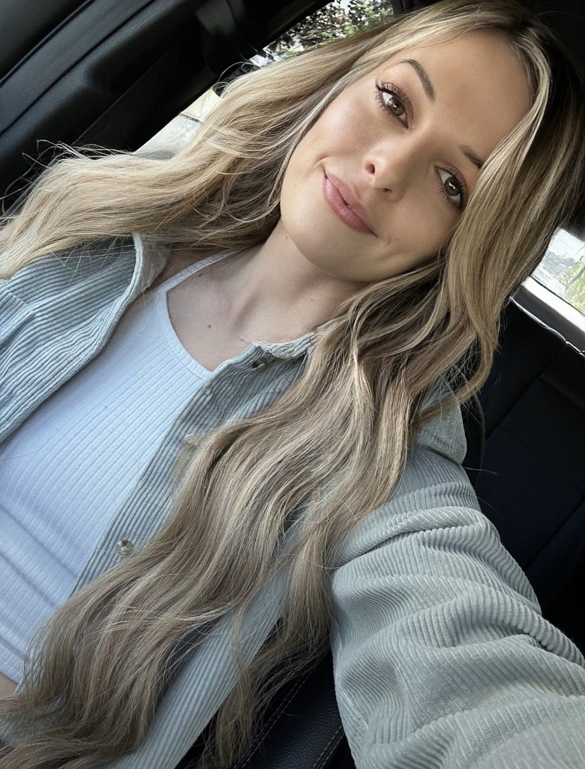 briblos33cm's tweet photo. Does this single mom has a chance with you be honest 🥹😏 https://t.co/zI8QBoZntV
