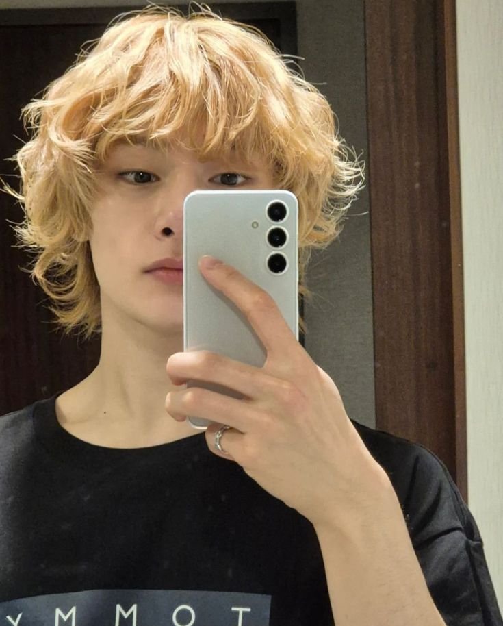chanadicks's tweet photo. eu NUNCA superei esse jeongin cabeludinho e nunca vou superar https://t.co/E1rk6H8IBD