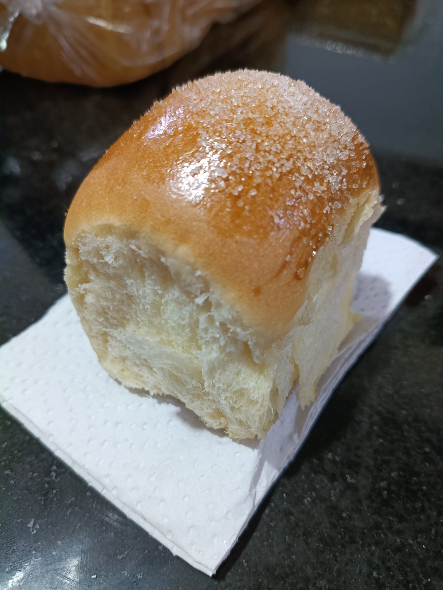 NataliaTrd's tweet photo. ¿Cómo se llama en sus ciudades este producto de altísima panadería que me voy a comer? https://t.co/Sm6PE5mlLZ