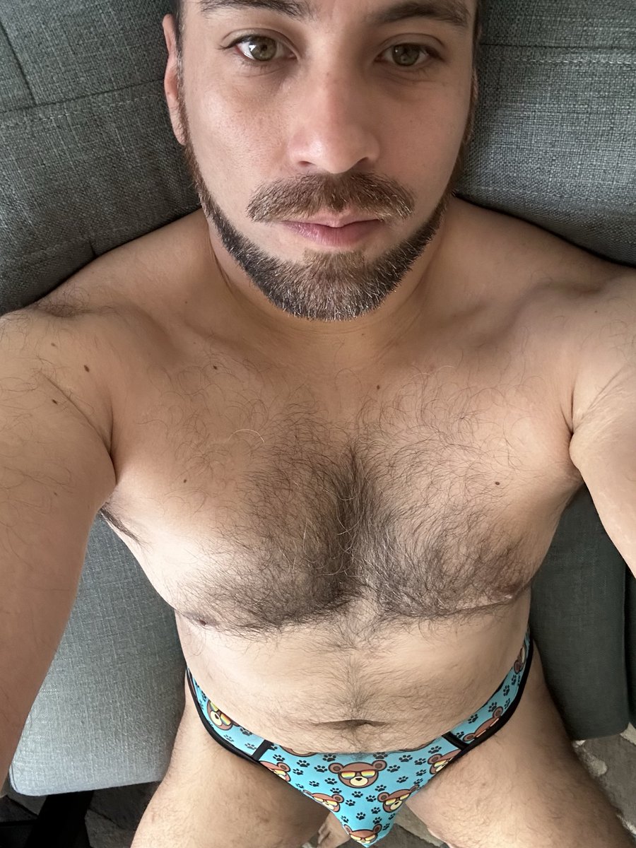charlitos85's tweet photo. 😈👀😏 https://t.co/aHxQR3QmzW