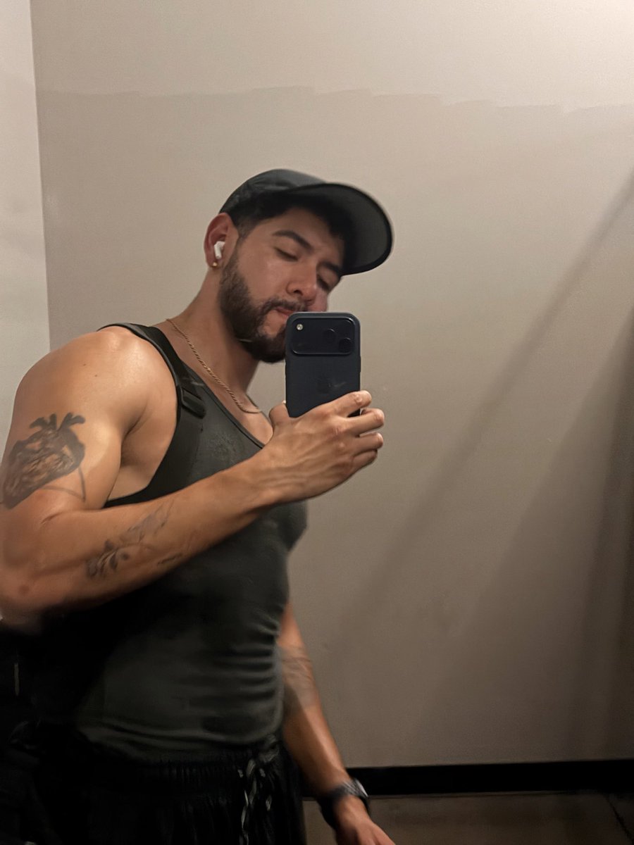 leguke's tweet photo. Arms and boulder day https://t.co/pCsvNRERBb