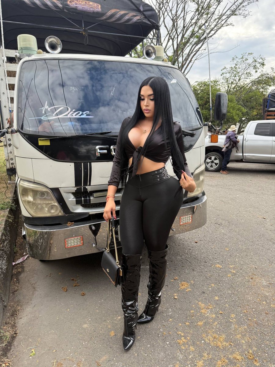 JonesAmeli3233's tweet photo. Here dear ❤️💜 can chat to know each other? If interested dm privately on Zangi app number......6630052298 ❤️ https://t.co/ObmByRFwX1