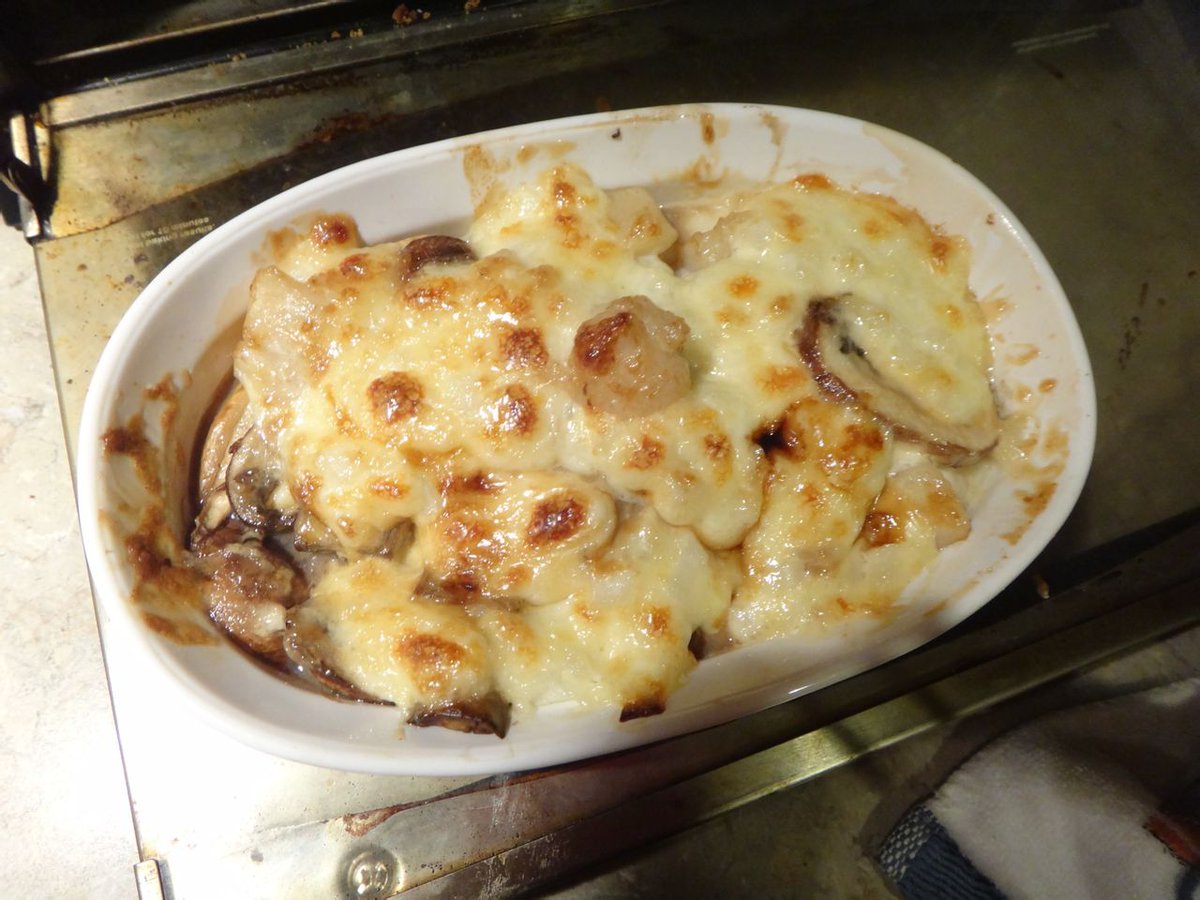 valuebrowjh's tweet photo. Found the coziest hidden Italian spot in downtown! Their truffle mushroom risotto is pure comfort food—creamy, packed with flavor, and the portion’s perfect. 10/10 would come back for seconds! https://t.co/z3QfgomW2H