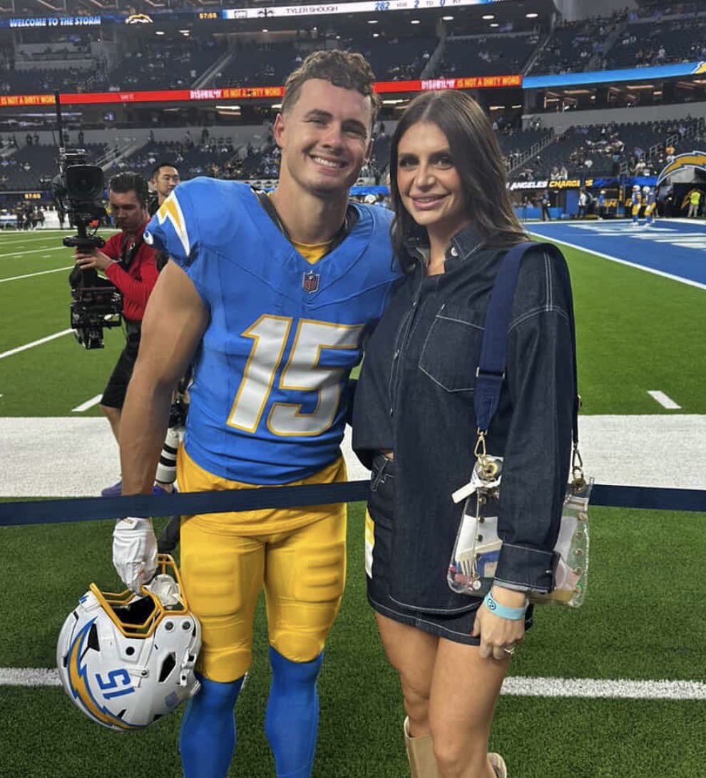 NFL_DovKleiman's tweet photo. Congrats! Chargers star WR Ladd McConkey and his wife Sydney announced that they are expecting their first child together a baby boy.

Ladd and Sydney have been together since elementary school.

Congratulations to the gorgeous couple ❤️ https://t.co/ciIW173mNe