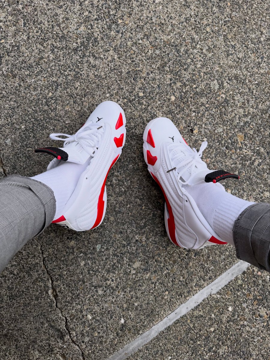 houseofheat's tweet photo. Candy Cane 14s 🍭🍬 https://t.co/YT0rUXgR0a