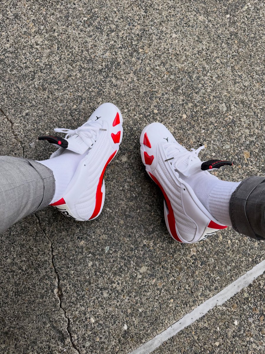 houseofheat's tweet photo. Candy Cane 14s 🍭🍬 https://t.co/YT0rUXgR0a