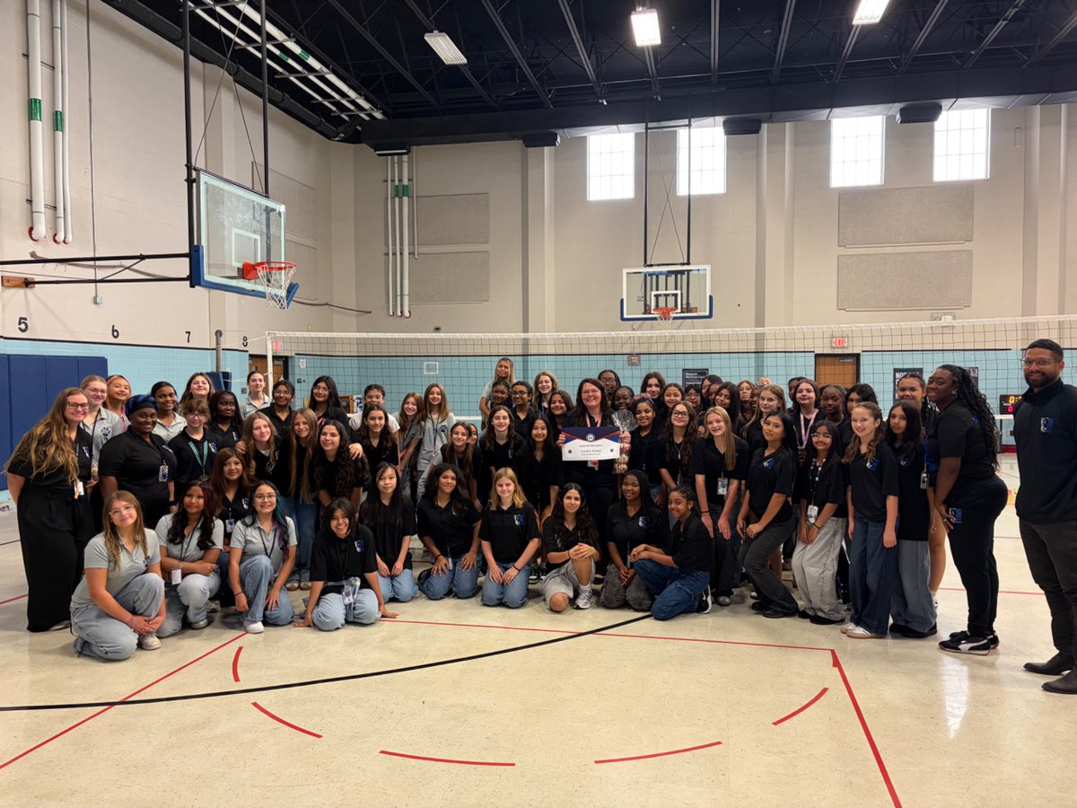 RISDAthDept's tweet photo. Congratulations to our JH Coach of the Month, Ellen York! Through all the construction and having to utilize other schools for athletics, she’s remained so positive and puts in so much extra work for her kids! We are glad to have you coach! @Apollo_JH https://t.co/NJkvDDfUSN