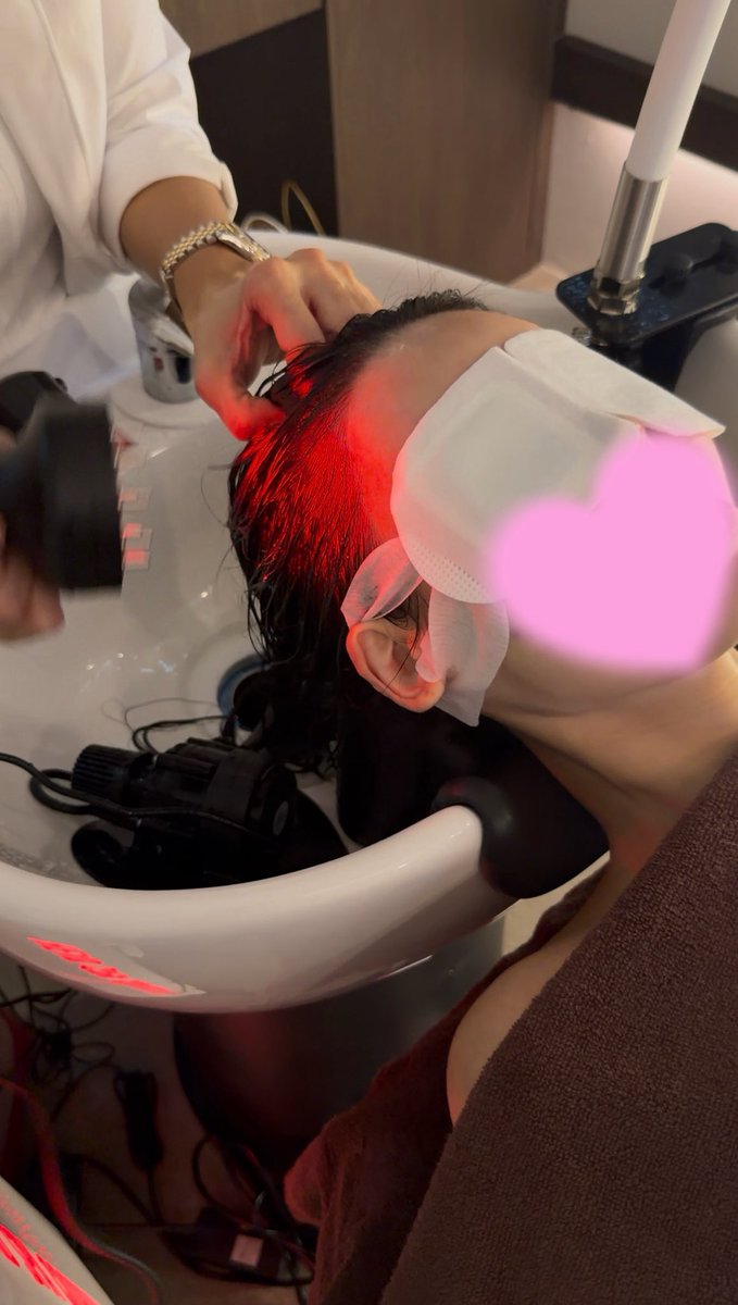 aiai77553's tweet photo. 【施術提供】
カロスキル新しくオープンした
HEADSPA S(@headspa__s )に行ってきました🤍
店内すごく綺麗で落ち着いててリラックス出来る空間🌿90分プレミアムヒーリングヘッドスパを受けてきました💖

日本語通訳さんも居るので説明受けながら
施術していただきました💛

頭皮のコンディションチェックで施術前は角質があったのに、施術後すごく綺麗になってる😍✨️頭皮が軽くなって体の疲れもとれて、ものすごーーく良かったです💕

渡韓🇰🇷するたびに通いたいヘッドスパのお店💓