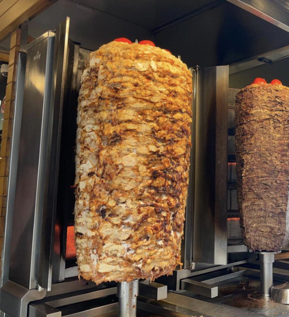 frankiefey's tweet photo. this is very beautiful but all I see is blue döner kebab https://t.co/LsKE2RsgPX