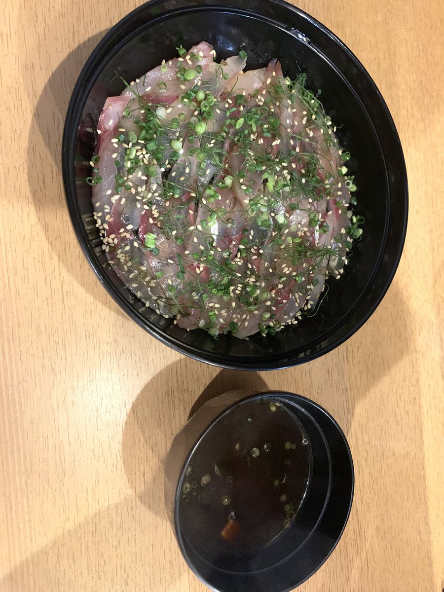 kimakuma_'s tweet photo. 昨日は仕事っぽくない仕事で大分へ
初の東洋軒行ってきた
うまうまでした。

釣りしたいなと思っていたのは内緒
まあ、したいと言いながら運転していたのだが

あ、写真東洋軒じゃなくてリュウキュウ丼やないかーこれめっちゃ美味かった！ https://t.co/MBprsUX65f